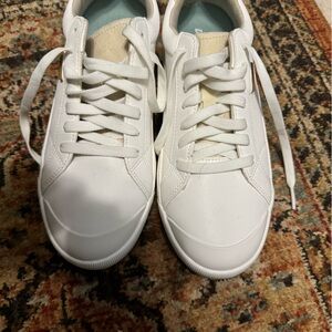 Dr.Schols sneakers white and an off white cream color